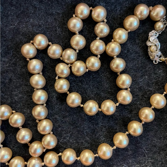 Antique high quality 10 mm cultured pearls. 14k gold. 12” Champagne colour. - Picture 7 of 7